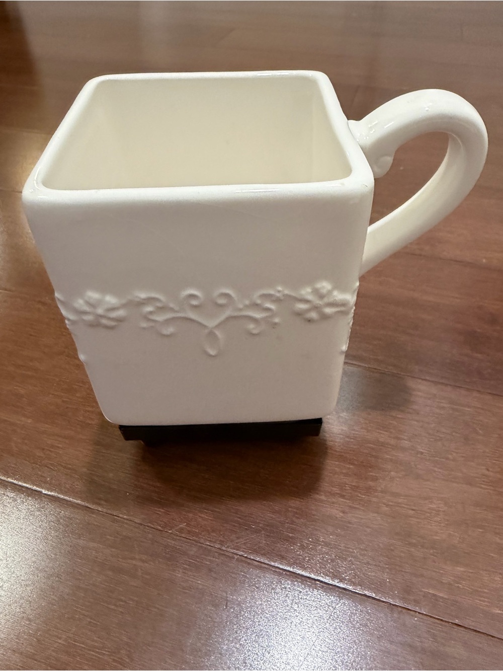 Tracy Porter White Lace Square Ceramic Mug with Floral Relief and Tray